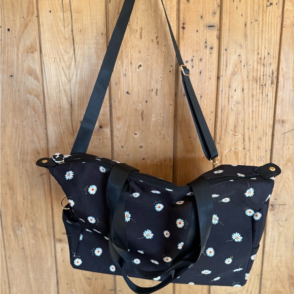 Alice and Olivia Daisy Print Duffel Tote Bag Black - Picture 8 of 13